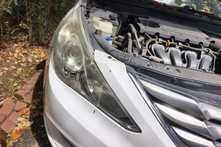 Used Hyundai Sonata 2011 2.0L Automatic Leading Edition Right Front Headlight