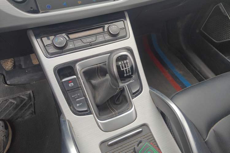 Used Geely Auto Emgrand X7 Sport 2016 2.0L Manual ZhiShang Version