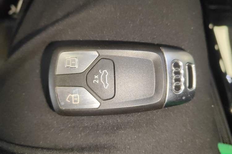 Used Audi Q5L 2025 quattro 45th Anniversary Edition 40 TFSI Sporty and Dynamic Model