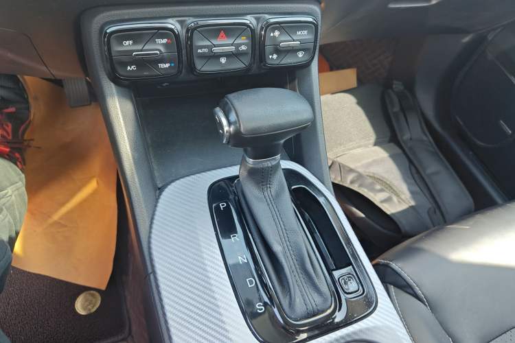 Used GAC Trumpchi GS3 2021 POWER 270T Automatic Luxury Edition Gear Lever