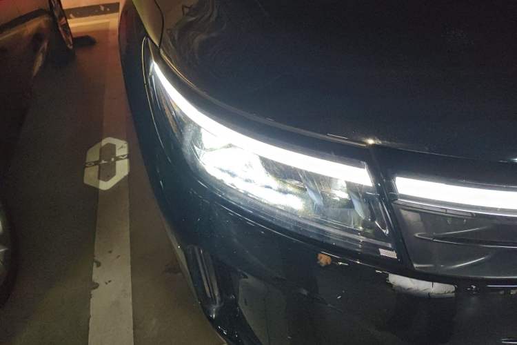 Used Hima AITO M7 2022 1.5T Four-Wheel Drive Luxury Edition Right Front Headlight