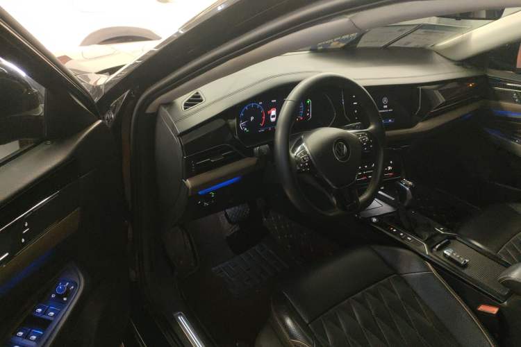 Used Volkswagen Passat 2020 Revised Version 330TSI Luxury Edition China VI Standard