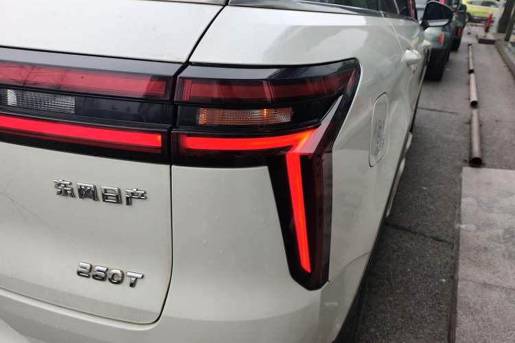 Used Venucia Star 2021 260T Automatic 48V Mild Hybrid Turbocharged Star Achieve Edition Exterior 3