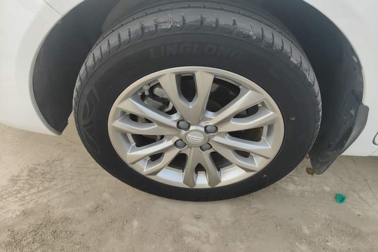 Used Geely Auto Vision 2019 Upgraded Model 1.5L CVT Luxury Version China VI Standard
