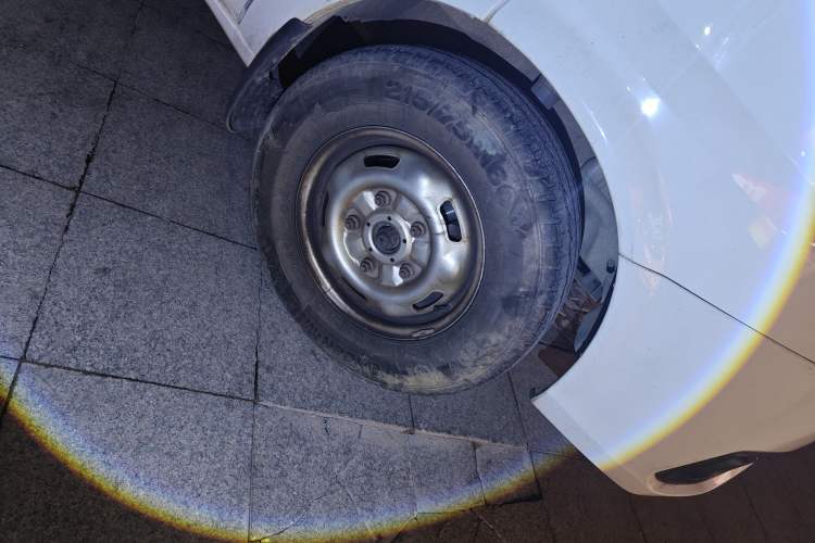 Used JMC Fushun 2022 2.0T Manual Multi-Function Passenger Vehicle Short Wheelbase Mid-Height Roof 6-Seater