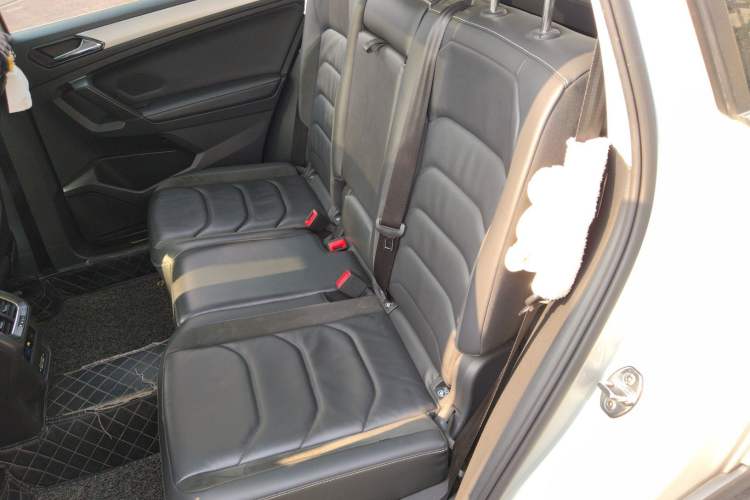 Used Volkswagen Tiguan L 2019 330TSI Automatic Two-Wheel Drive Panoramic Comfort Edition China V Standard Left Rear Seat