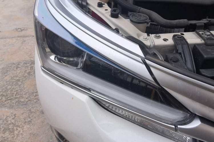 Used Toyota Corolla 2016 Dual-Engine 1.8L E-CVT Elite Edition Right Front Headlight