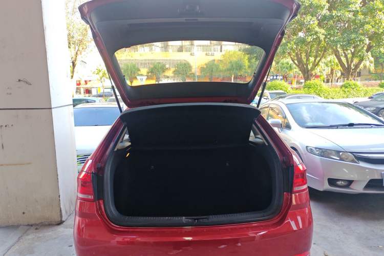 Used Volkswagen Gran Lavida 2015 1.6L Automatic Fashion Edition