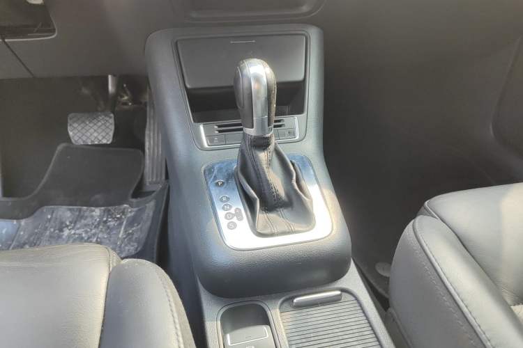 Used Volkswagen Tiguan L 2015 1.8TSI Automatic Two-Wheel Drive Comfort Edition
