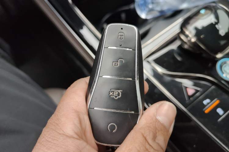 Used BYD Han 2022 EV Genesis Edition 715KM Front-Wheel-Drive Prestige Model
