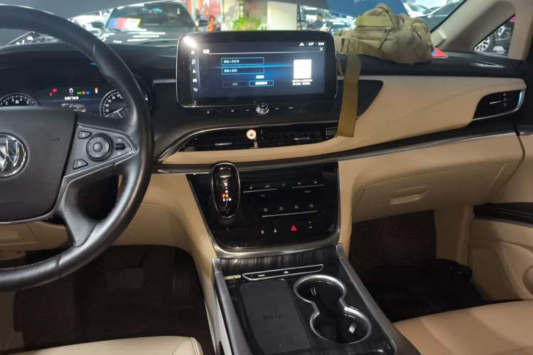 Used Buick GL8 2023 Land Executive Class 652T Luxury Model
