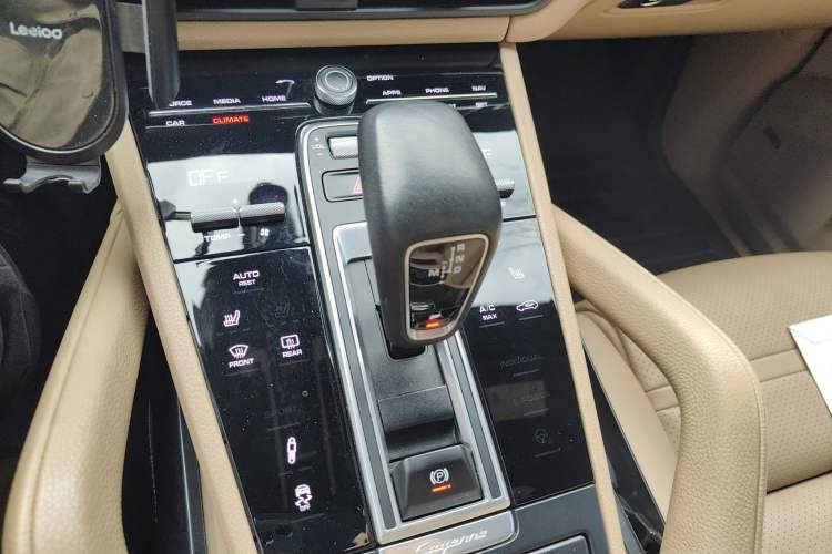 Used Porsche Cayenne 2018 Cayenne 3.0T Gear Lever