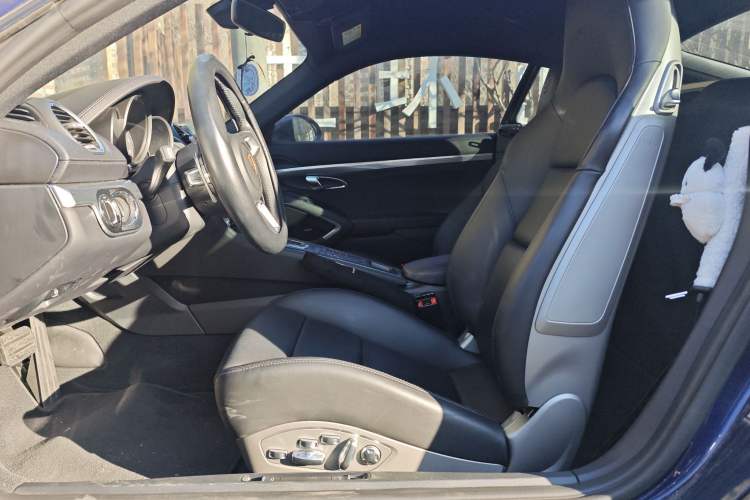 Used Porsche 718 2020 Cayman 2.0T
