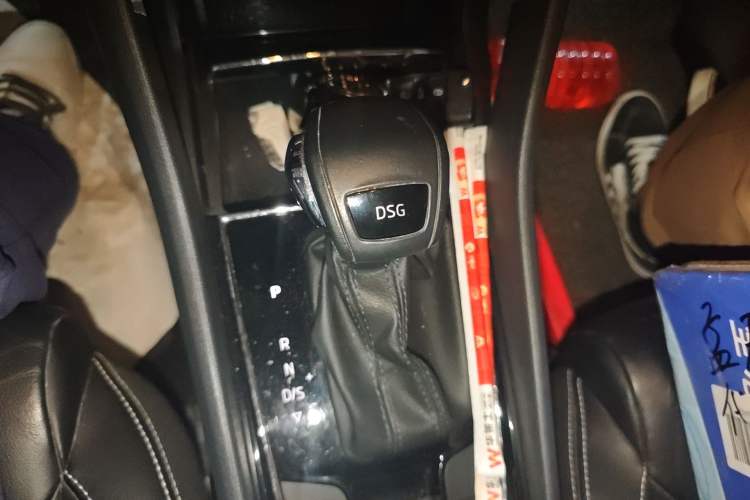 Used Skoda Kodiaq 2019 Facelifted TSI330 7-Seater Two-Wheel-Drive Luxury Enjoyment Edition China VI Standard Gear Lever