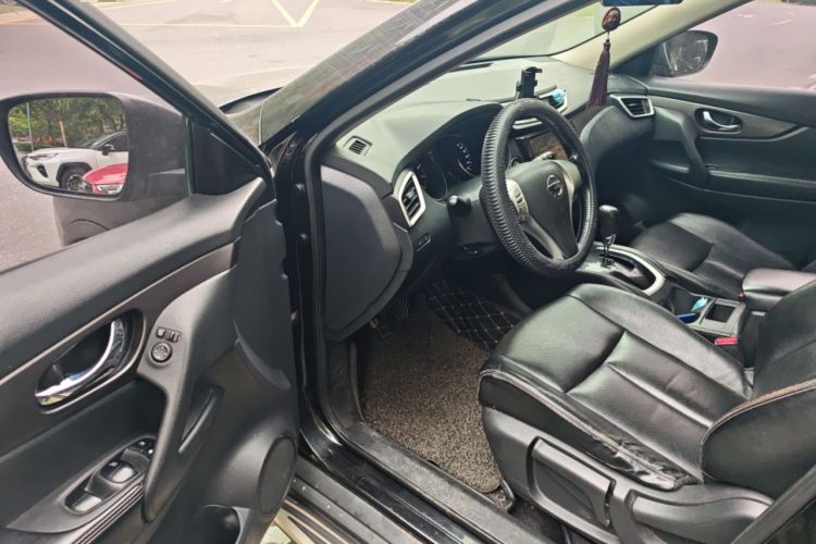 Used Nissan X-Trail 2014 2.0L CVT Comfort Edition 2WD Driver Seat