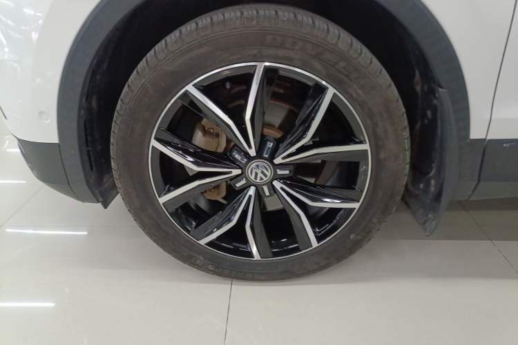 Used Volkswagen Tiguan L 2019 Revised 330TSI Automatic Two-Wheel Drive Smart & Luxury Edition China VI Standard Left Front Wheel Hub