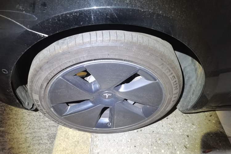 Used Tesla Model 3 2022 Rear-Wheel-Drive Version Left Front Wheel Hub