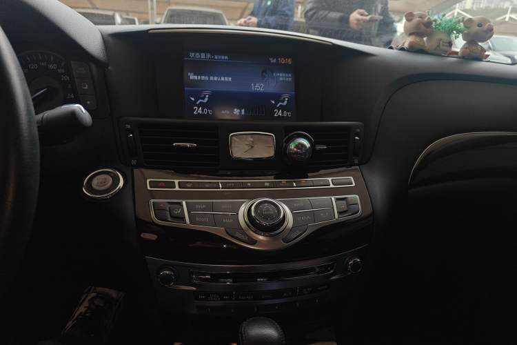 Used Infiniti Q70 2015 Q70L 2.5L Enjoyment Edition
