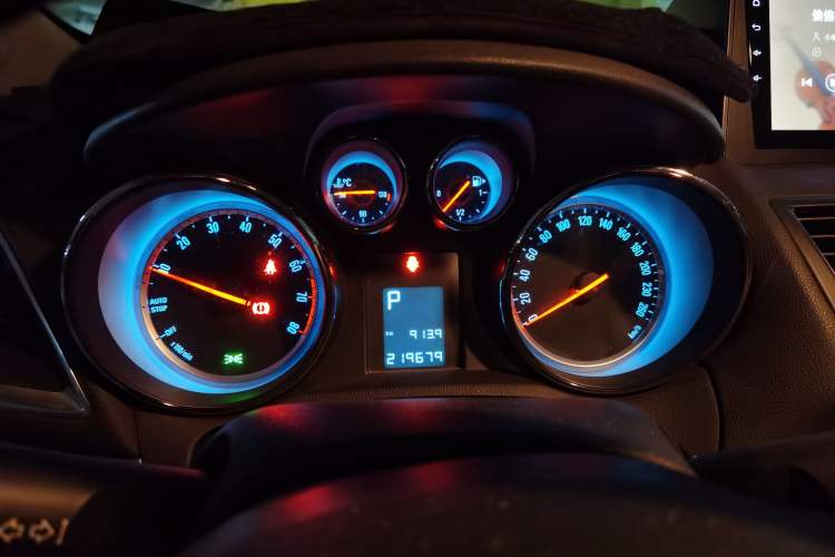 Used Buick Encore 2015 1.4T Automatic Two-Wheel Drive Urban Elite Version