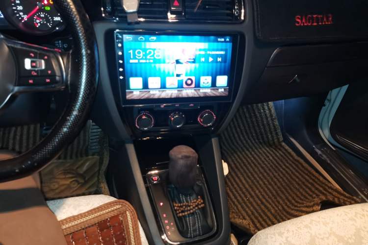 Used Volkswagen Sagitar 2016 280TSI Automatic R-Line
