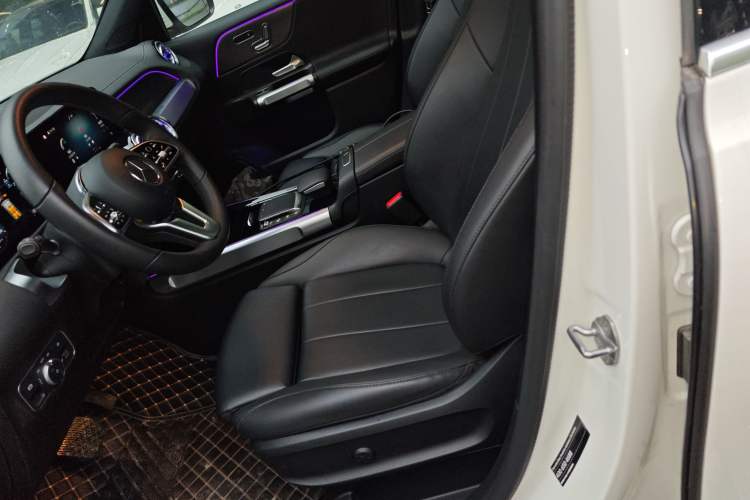 Used Mercedes-Benz GLB 2023 GLB 220 Fashion Model Left Front Seat