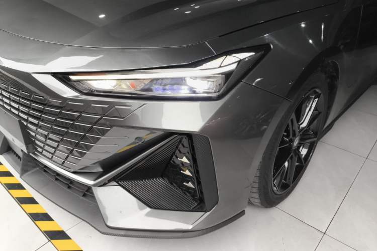 Used CHANGAN UNI-V 2022 1.5T Prestige Version