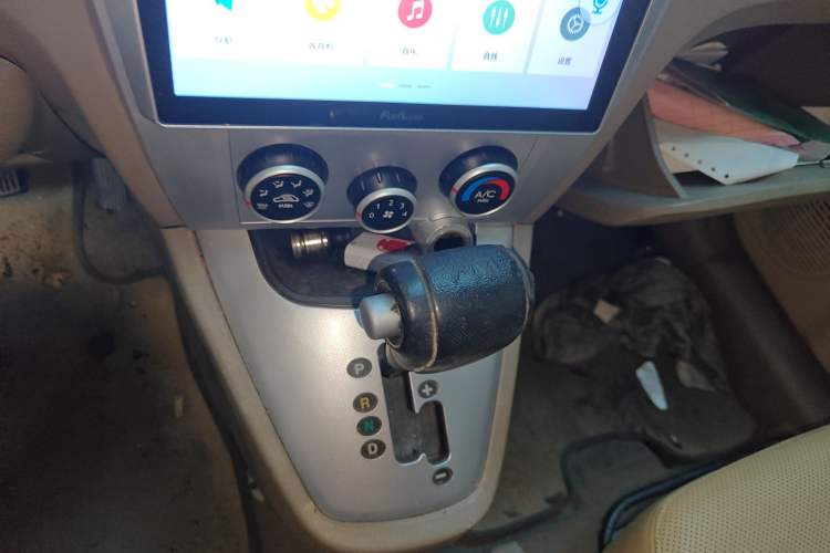 Used Hyundai Tucson 2009 2.0L Automatic Two-Wheel Drive with Sunroof