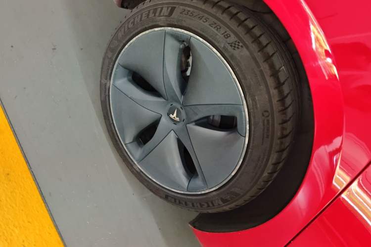 Used Tesla Model 3 2019 Standard Range Rear-Drive Upgraded Version Exterior 3