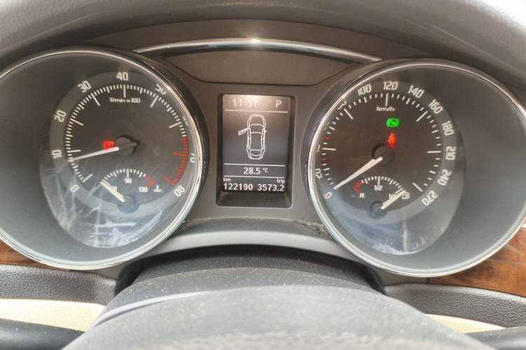 Used Skoda Superb 2013 1.8TSI Automatic Yashi Edition
