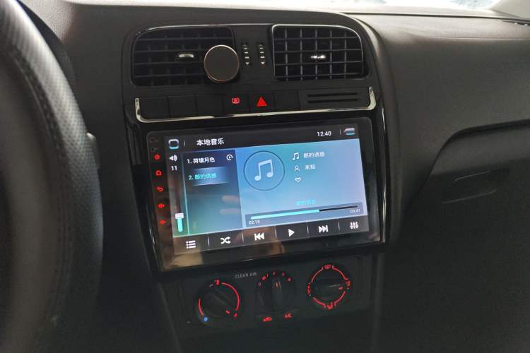 Used Volkswagen Polo 2016 1.4L Manual Fashion Model Audio And AC Panel