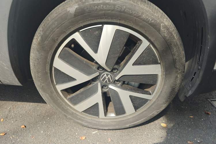 Used Volkswagen Tayron 2024 330TSI Two-Wheel Drive Luxury Plus Advanced Version Right Front Wheel Hub