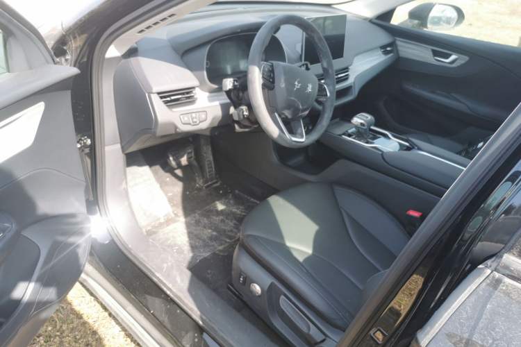 Used Hongqi E-QM5 2024 500km Range Edition
