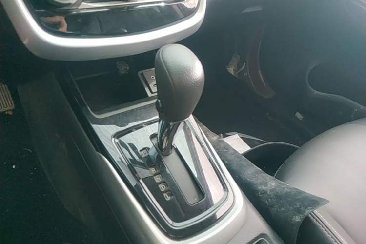 Used Nissan Tiida 2019 1.6L CVT Cool Edition China VI Standard Gear Lever