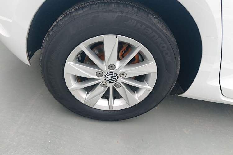 Used Volkswagen Golf 2016 1.6L Automatic Fashion Model Right Rear Wheel Hub