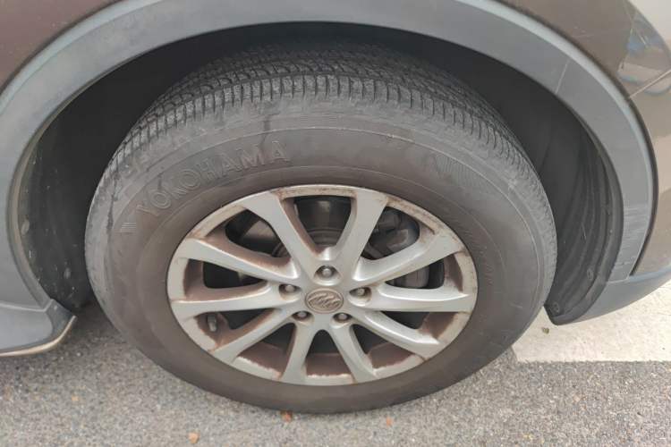 Used Buick Envision 2016 20T Two-Wheel Drive Leading Version Right Front Wheel Hub