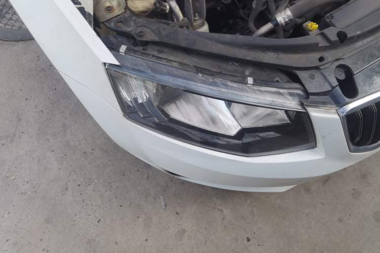 Used Skoda Octavia 2015 1.4TSI Manual Yijun Edition Right Front Headlight