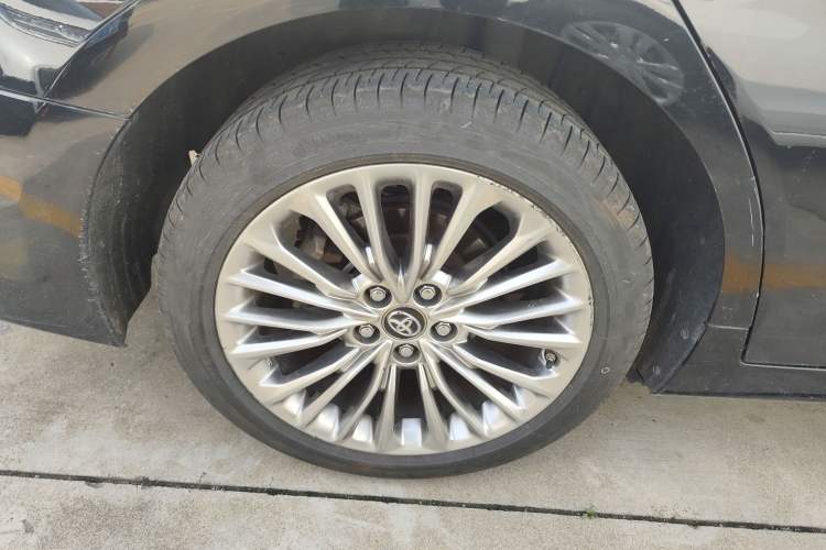 Used Toyota Avalon 2019 Dual-Engine 2.5L XLE Prestige Version China VI Standard Right Rear Wheel Hub