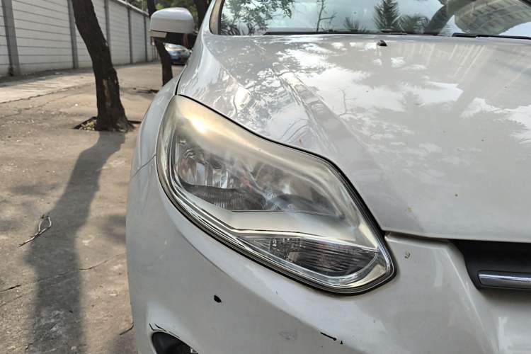 Used Ford Focus 2012 Sedan 1.6L Manual Comfort Model
