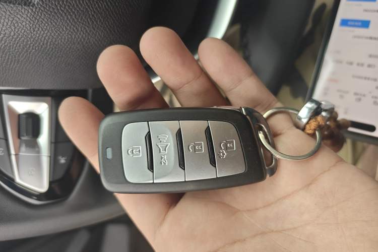 Used CHANGAN KAICHENG F70 2022 2.4T Gasoline Automatic 4x4 Executive Version Standard Wheelbase 4K22D4T Vehicle Key