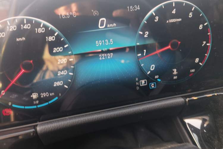 Used Mercedes-Benz B-Class 2020 B 200 Sport Edition Odometer Close Up