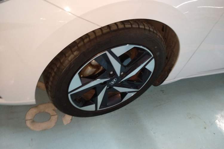 Used Hyundai Elantra 2021 1.5L CVT GLX Elite Edition Exterior 4