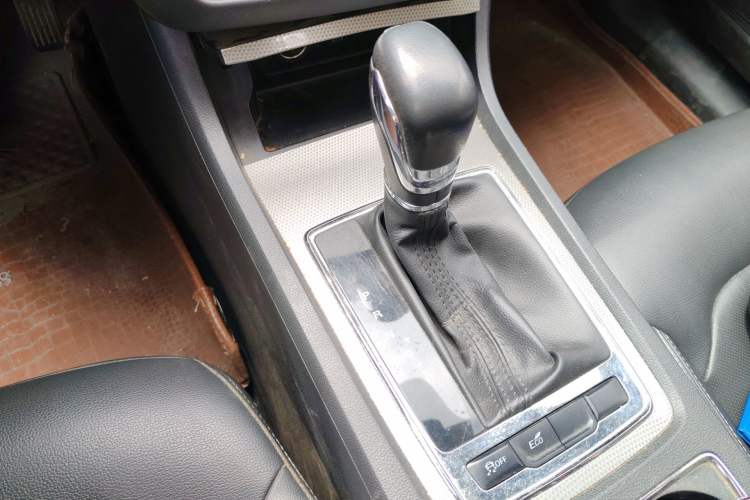 Used Roewe i6 2020 PLUS 1.6L CVT 4G Connected Glory Flagship Edition