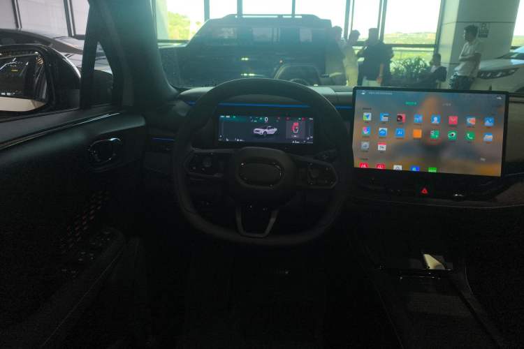 Used Lynk & Co 06 2025 Renew 1.5T Halo Steering Wheel