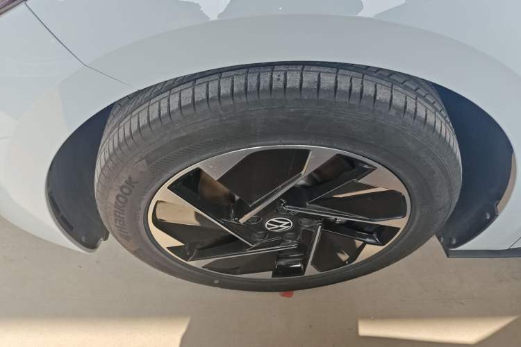 Used Volkswagen ID.3 2023 Upgraded Model Pure Intelligent Enjoyment Version Left Front Wheel Hub