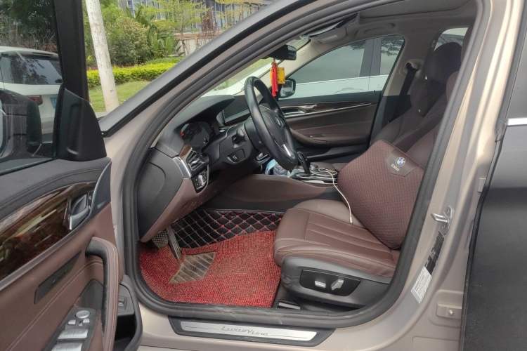 Used BMW 5 Series 2019 525Li Luxury Package Left Front Seat