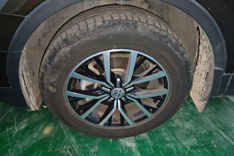 Used Volkswagen Tiguan L 2017 330TSI Automatic Two-Wheel Drive Luxury Edition Left Front Wheel Hub