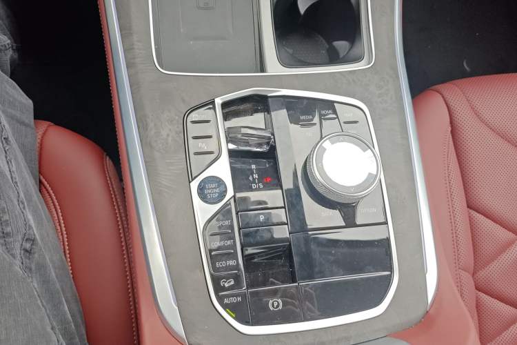 Used BMW X5 2023 xDrive 30Li Luxury M Sport Package Gear Lever