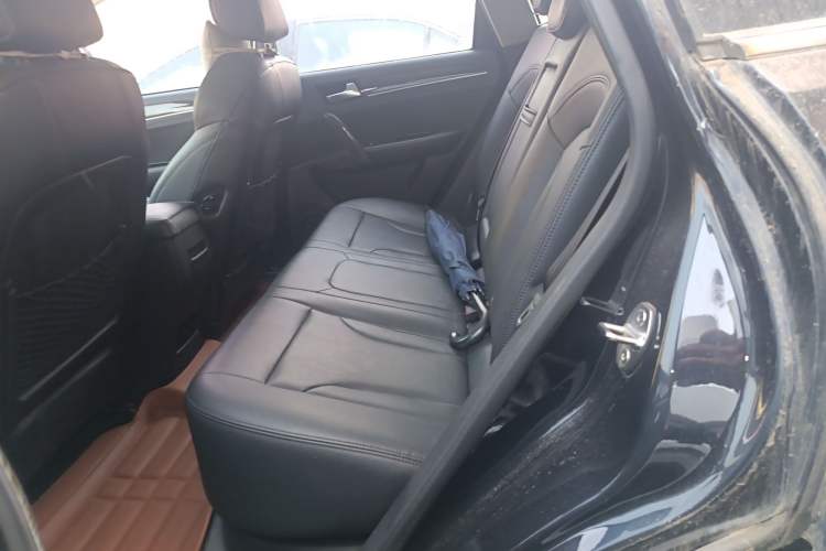 Used Zotye T600 2015 1.5T Manual Flagship Model Left Rear Seat