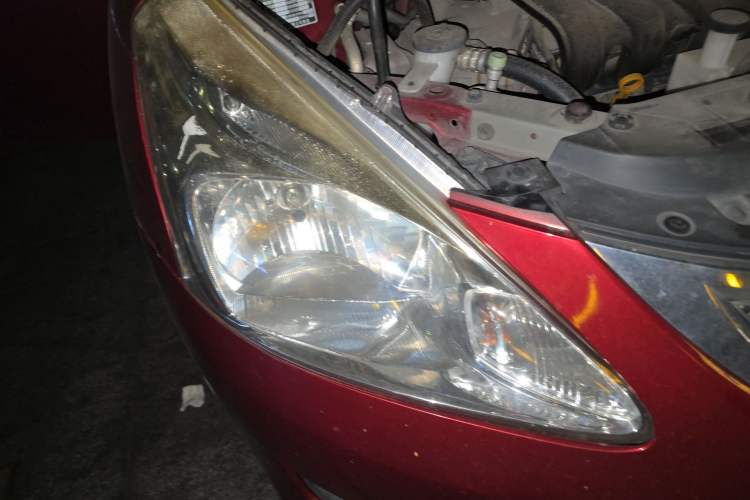 Used Nissan Tiida 2011 1.6L CVT Comfort Model Right Front Headlight