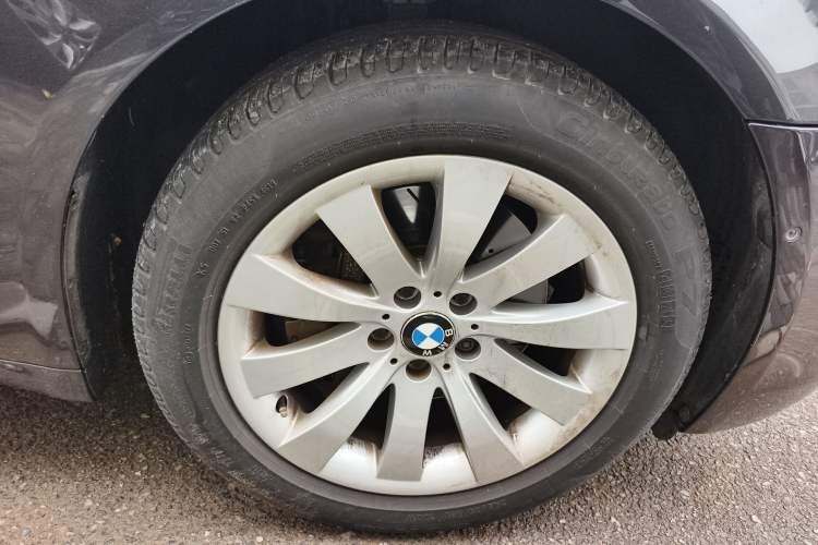 Used BMW 7 Series  Right Front Wheel Hub